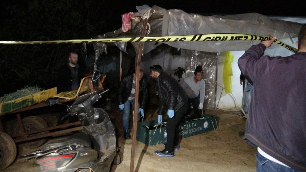 Antalya'da yabancı uyruklu kadının şüpheli ölümü... Evinde göğsünden vurulmuş halde ölü bulundu
