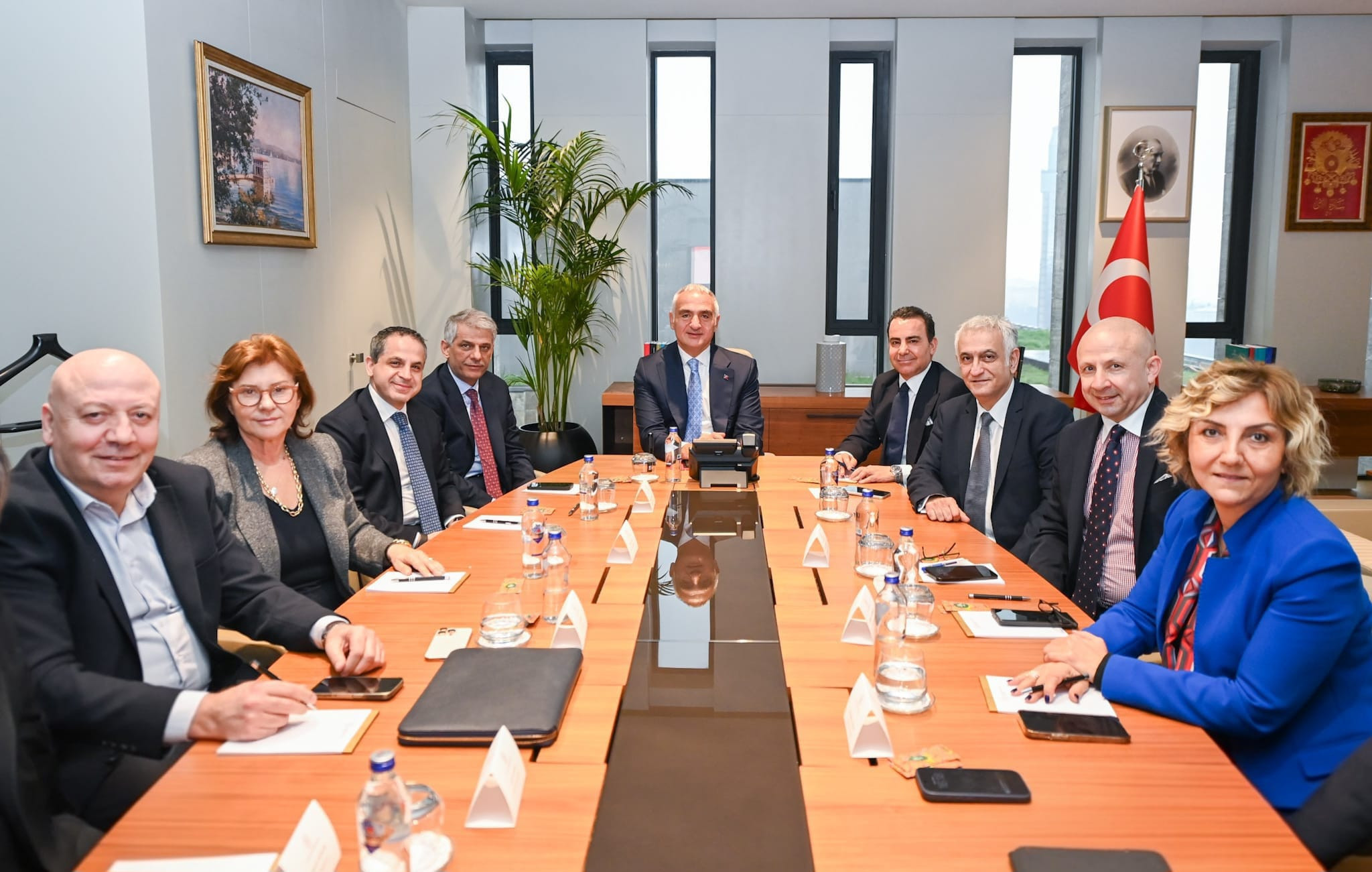 Bakan Ersoy’dan 2026 turizmi için kritik toplantı