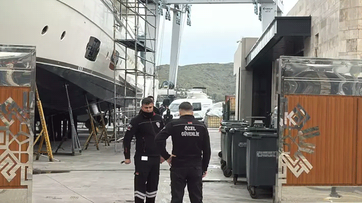 Son dakika... Bodrum açıklarında göçmenleri taşıyan bot battı: 11 can kaybı, 21 kişi kurtarıldı