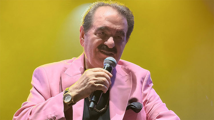 İbrahim Tatlıses, Hülya Avşar ile telefonda düet yaptı!