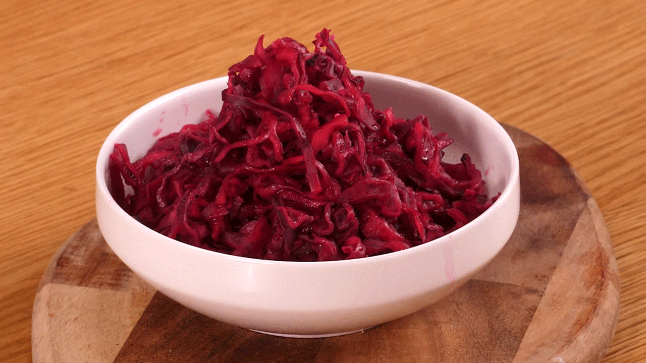 Pratik mor lahana turşusu tarifi (Videolu)