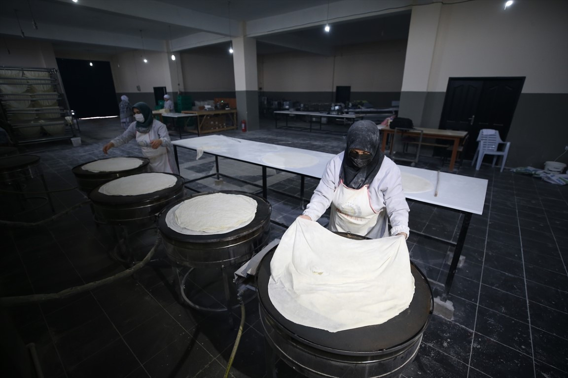 Bingöllü kadın evinde yaparak başladı; tesiste seri üretime geçti | Hedefimiz ihracat Bingöllü kadın evinde yaparak başladı; tesiste seri üretime geçti | Hedefimiz ihracat