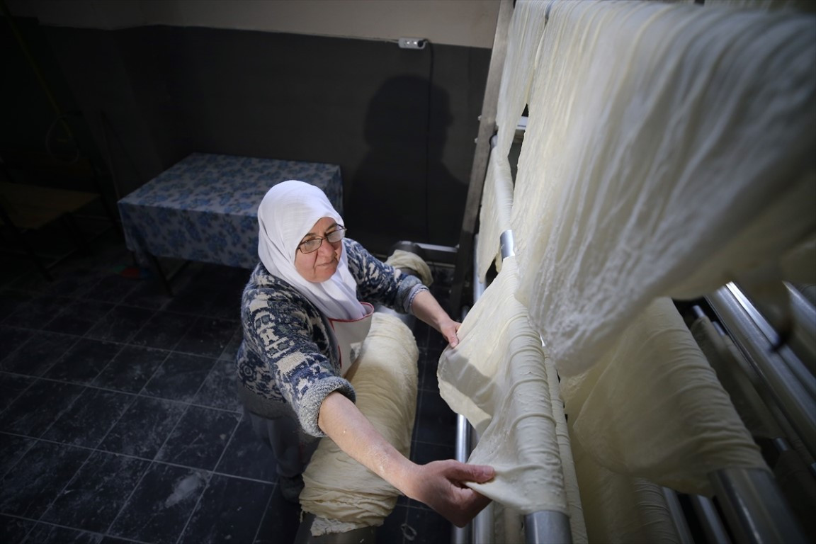 Bingöllü kadın evinde yaparak başladı; tesiste seri üretime geçti | Hedefimiz ihracat Bingöllü kadın evinde yaparak başladı; tesiste seri üretime geçti | Hedefimiz ihracat