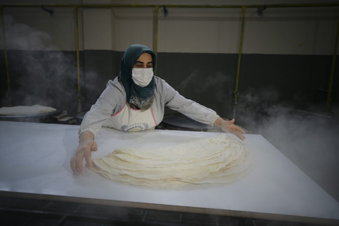 Bingöllü kadın evinde yaparak başladı; tesiste seri üretime geçti | Hedefimiz ihracat Bingöllü kadın evinde yaparak başladı; tesiste seri üretime geçti | Hedefimiz ihracat