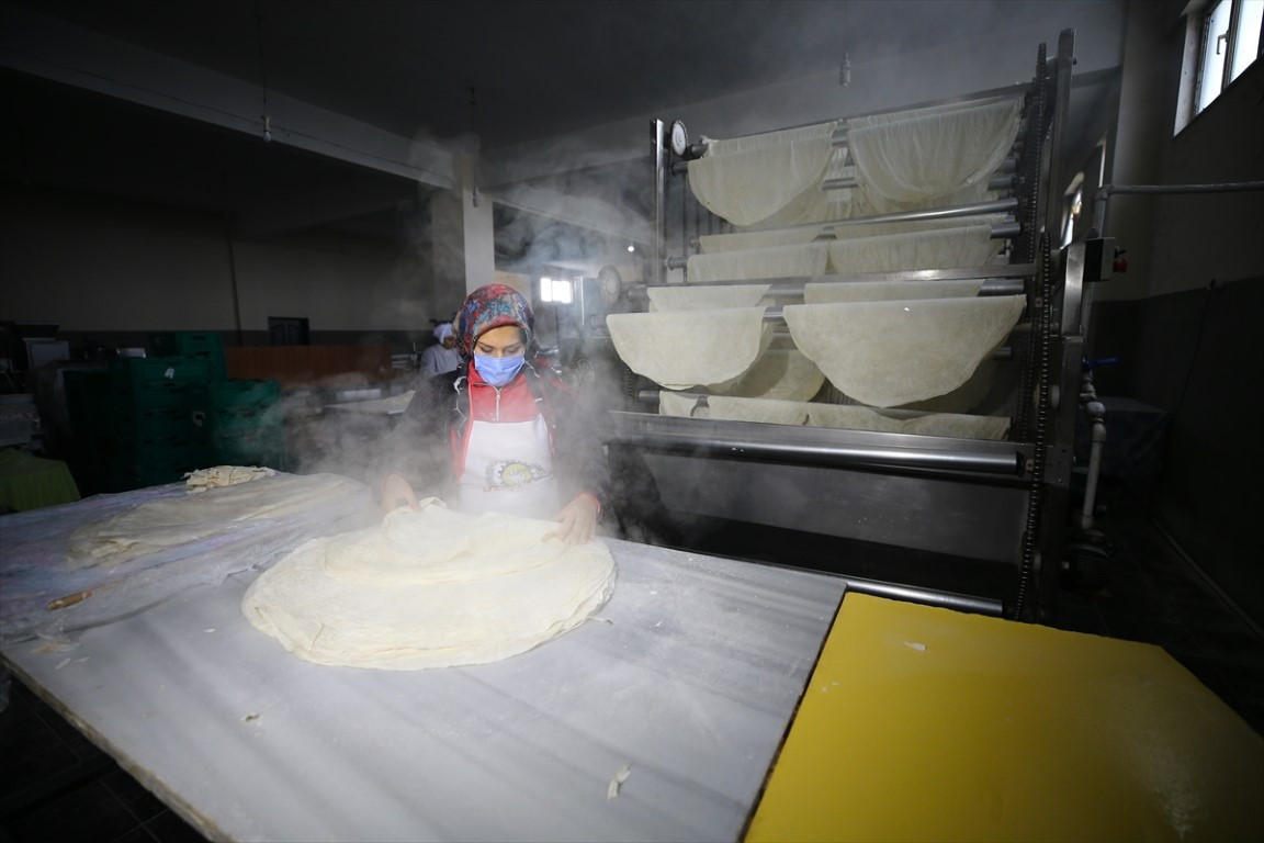 Bingöllü kadın evinde yaparak başladı; tesiste seri üretime geçti | Hedefimiz ihracat Bingöllü kadın evinde yaparak başladı; tesiste seri üretime geçti | Hedefimiz ihracat