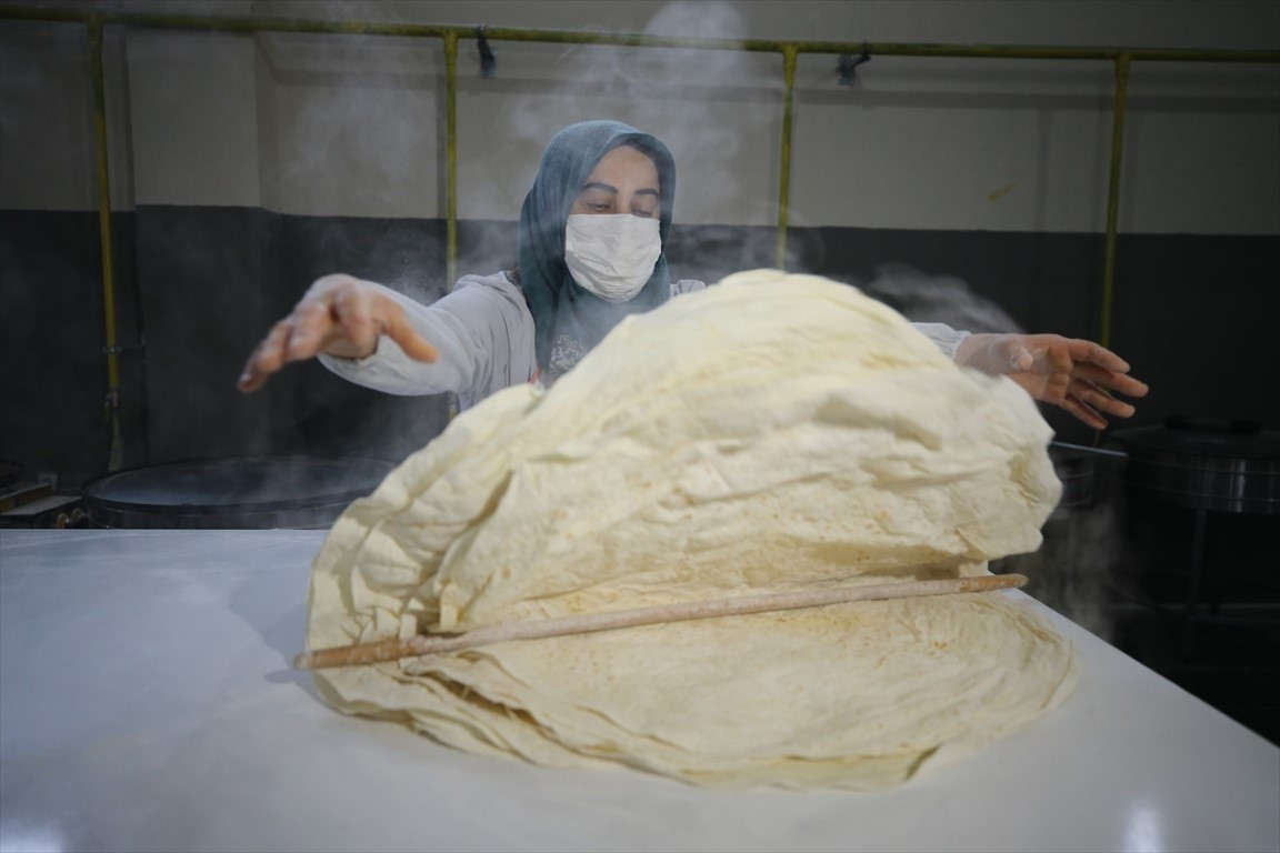 Bingöllü kadın evinde yaparak başladı; tesiste seri üretime geçti | Hedefimiz ihracat Bingöllü kadın evinde yaparak başladı; tesiste seri üretime geçti | Hedefimiz ihracat