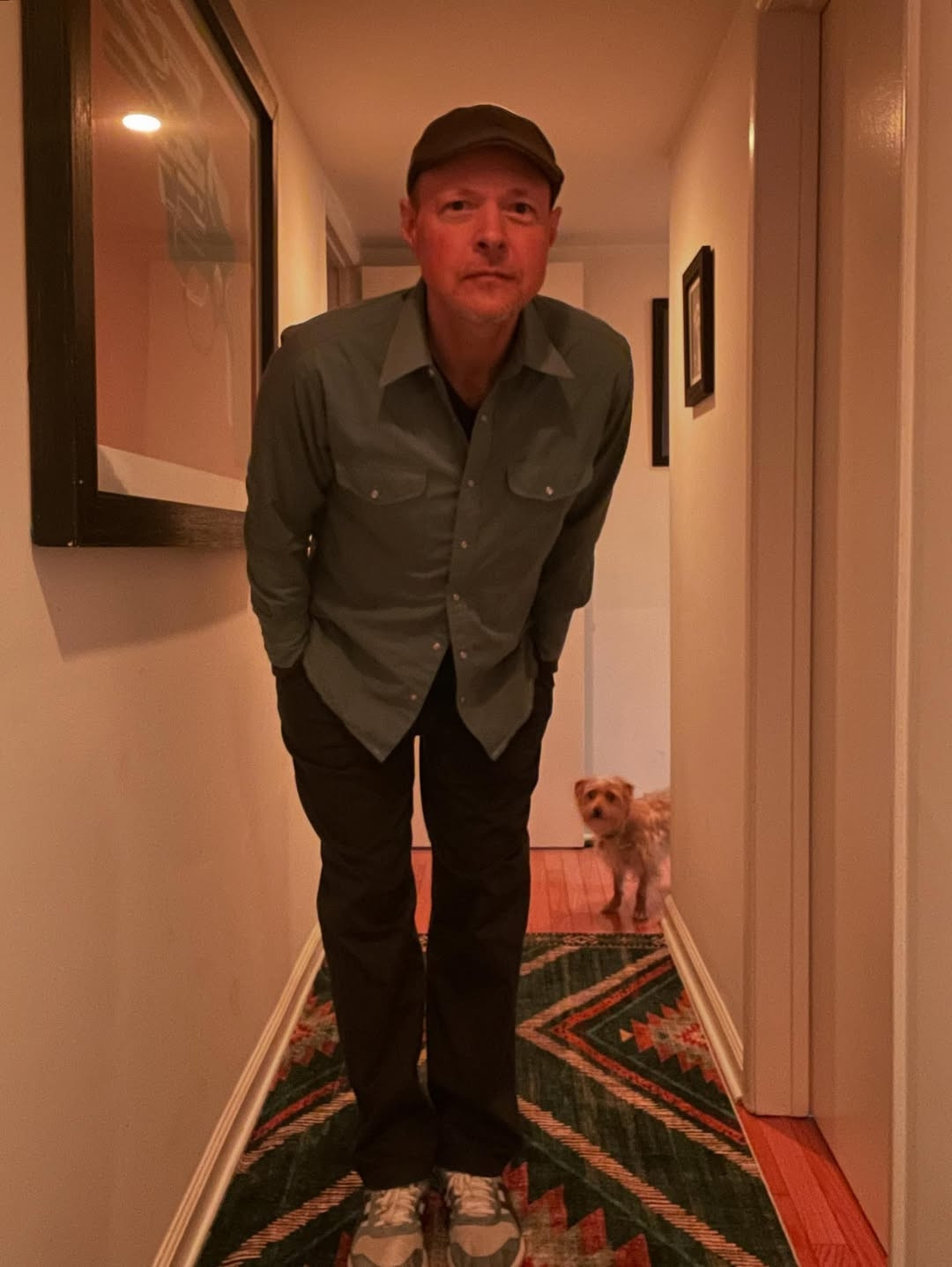 Ünlü dizi oyuncusu tanınmaz halde… Geçinebilmek için hademelik bile yapmış