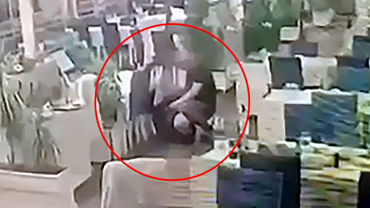 Adana'da restorandaki silahlı kavga kamerada: 1 ölü, 1 ağır yaralı