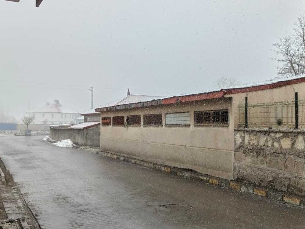  Birçok il beyaza büründü Kalktık kar yağıyor, bu sene kış çok ağır geçti