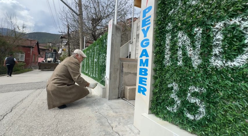  Evin duvarlarındaki yazılar için belediye harekete geçti