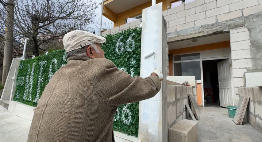  Evin duvarlarındaki yazılar için belediye harekete geçti