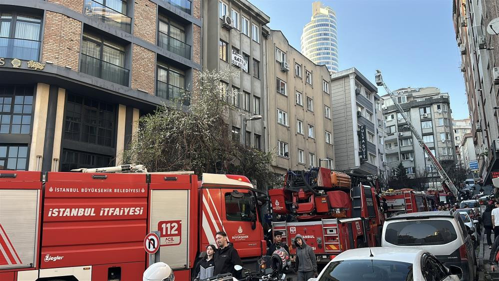 Şişli'de otelde yangın paniği