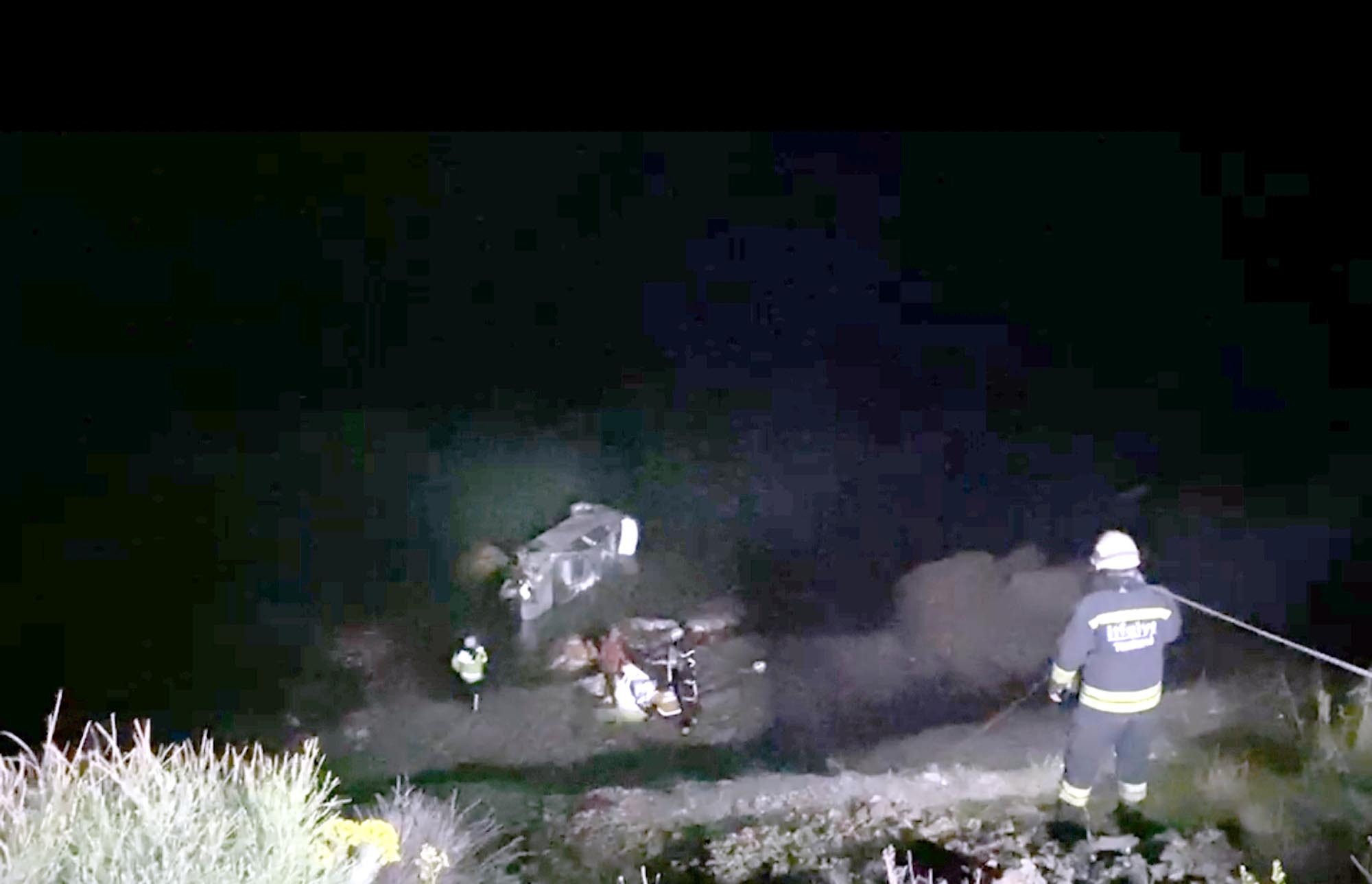 Tekirdağ'da faciadan dönüldü: Deniz kenarına düşen otomobilde 3 kişi yaralandı