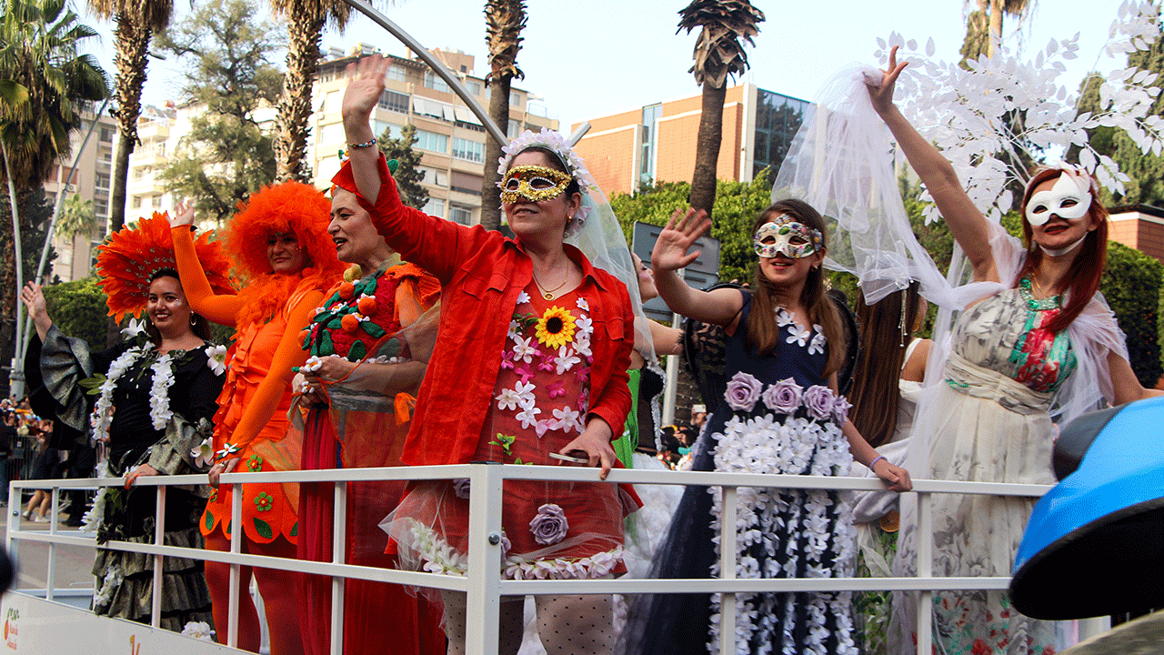 Adana’daki Portakal Çiçeği Karnavalına 1 milyondan fazla kişi katıldı