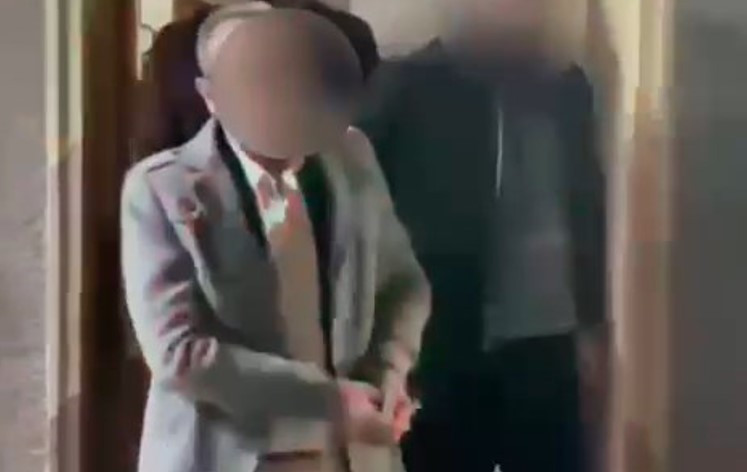 Araması vardı, kaçak diş tedavisi yaparken kaçak