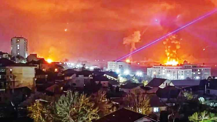 Ukrayna Karadeniz’de Rusya’nın can damarını vurdu