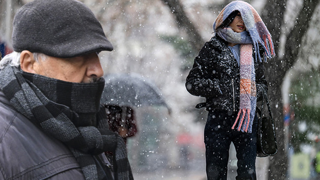 Bugün akşam saatlerinden itibaren başlıyor: Sağanak, kar, rüzgar ve zirai don... | Meteoroloji 32 ilde uyarı verdi: Kuvvetli geliyor