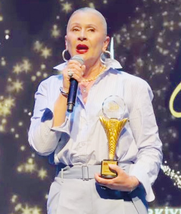 Ödül töreninde ortaya çıktılar... İlk kez yan yana