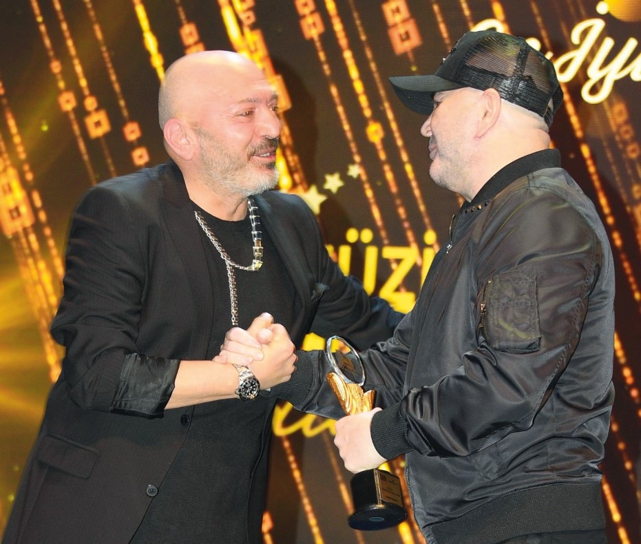 Ödül töreninde ortaya çıktılar... İlk kez yan yana