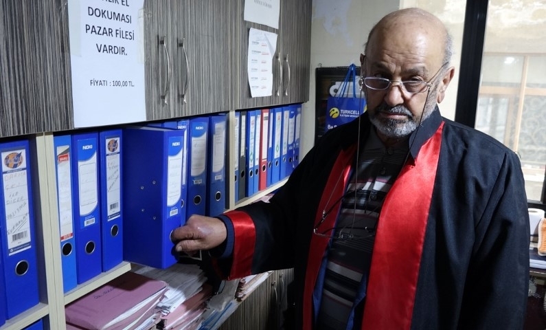  77 yaşında üniversite hayalini gerçekleştirdi | Öğrenciler bana dede diyordu