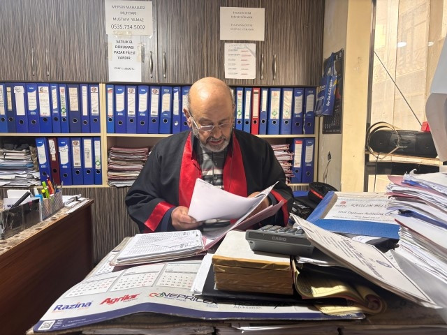  77 yaşında üniversite hayalini gerçekleştirdi | Öğrenciler bana dede diyordu