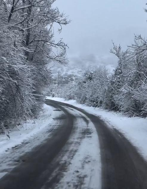 Güne kar yağışı ile uyandılar: Birçok il beyaz örtüyle kaplandı Kış gitmiyorum diye geri geldi