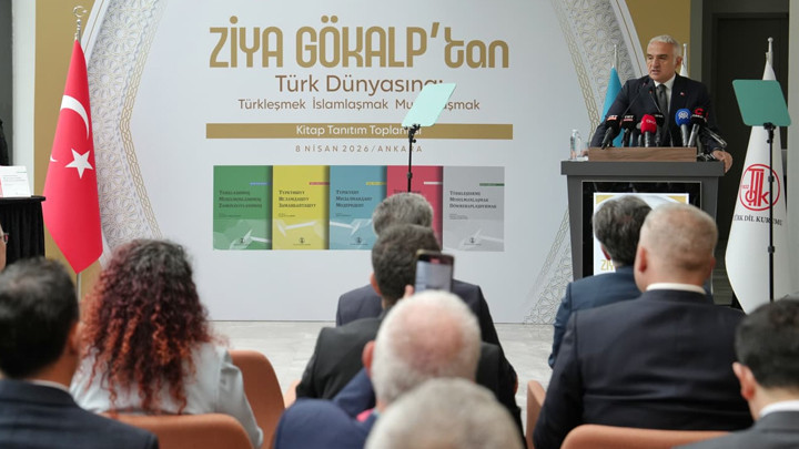 Türk dünyasına 5 lehçede dev eser | 'Türkleşmek, İslamlaşmak, Muasırlaşmak' eseri Türk dünyasıyla buluşuyor
