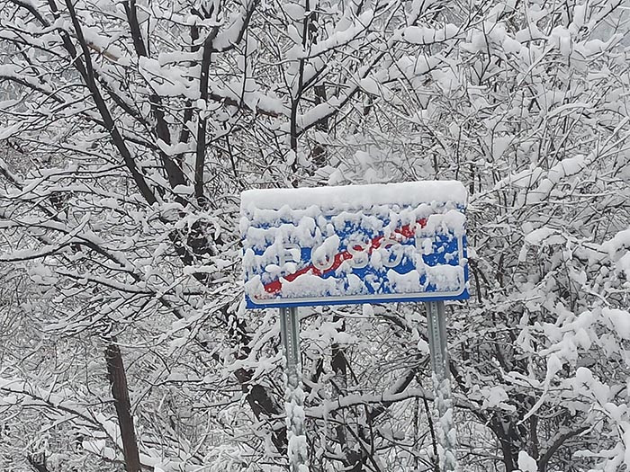  Kar kalınlığı 30 santimi aştı Yerleşim yerleri ulaşıma kapandı | Baharın tam meydanından geliyorum, sürpriz oldu