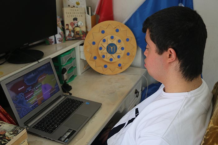  Babasının yönlendirmesiyle geliştirdi Hiçbir şeyi unutmuyor