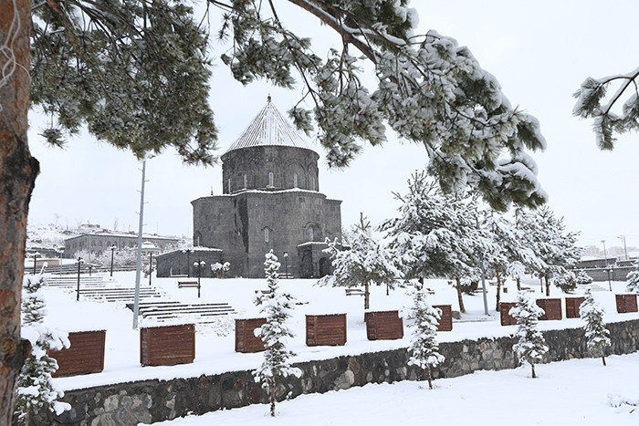 Lapa lapa kar yağıyor Kış maalesef bizi terk etmiyor