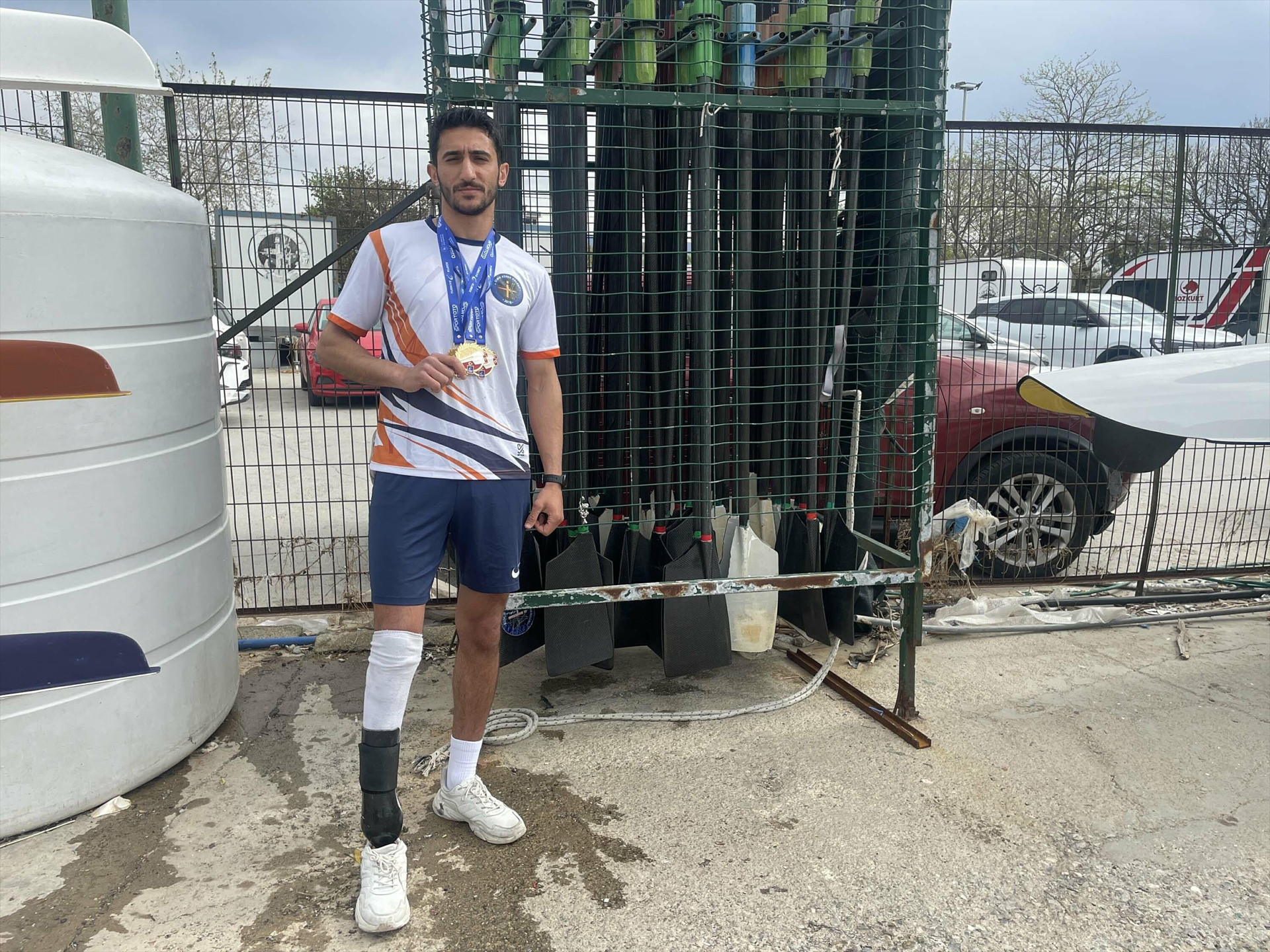 Sağ ayağını kaybeden Batuhan Taş, kürek sporuyla hayata tutundu! 'Örnek olabileceğime inandım'