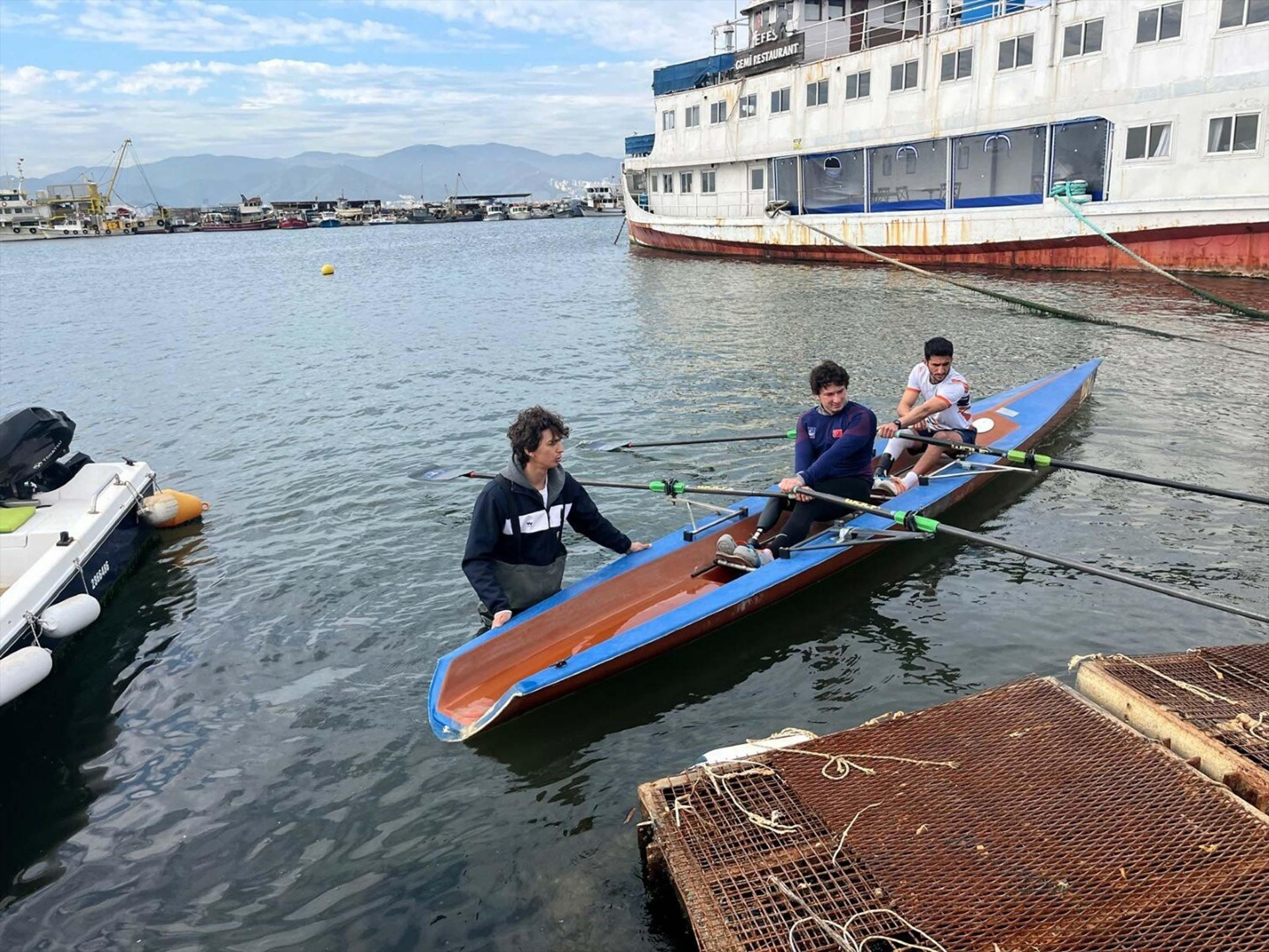 GÖĞSÜMÜZÜ KABARTMAYA DEVAM EDİYOR