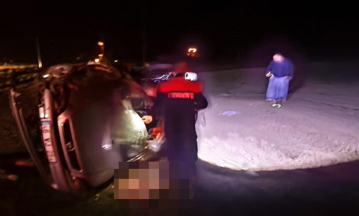 Iğdır'da şarampole devrilen otomobilin sürücüsü öldü