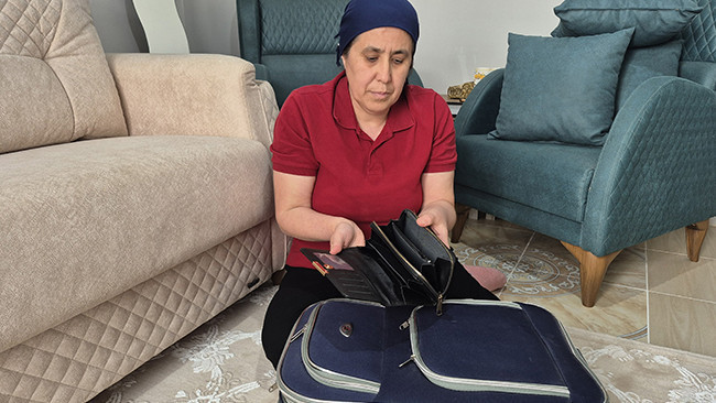 Evinin anahtarını arkadaşlarına teslim etti: Servetinden oldu! Kuyumcuya gidince gerçeği öğrendi