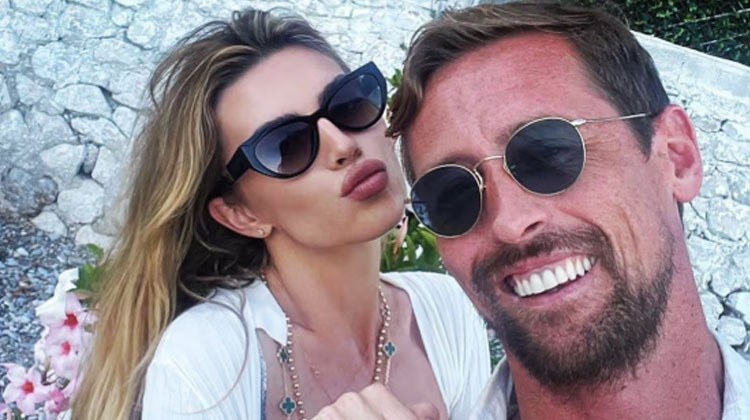 'Yakışıklı değil' diye burun kıvırıyorlardı: Emekliye ayrıldıktan sonra gizli gizli milyonlar kazandı!