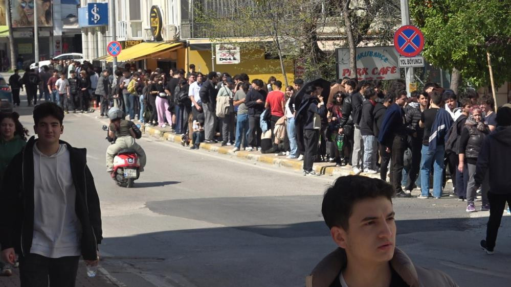  Her şey 200 liradan satılıyor