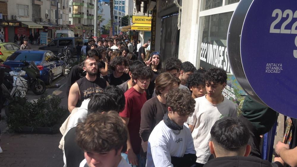  Her şey 200 liradan satılıyor