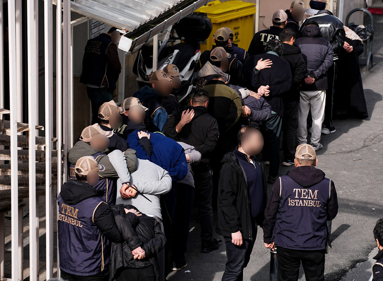 Beşiktaş'taki polis noktasına yönelik terör saldırısına ilişkin 9 şüpheli tutuklandı
