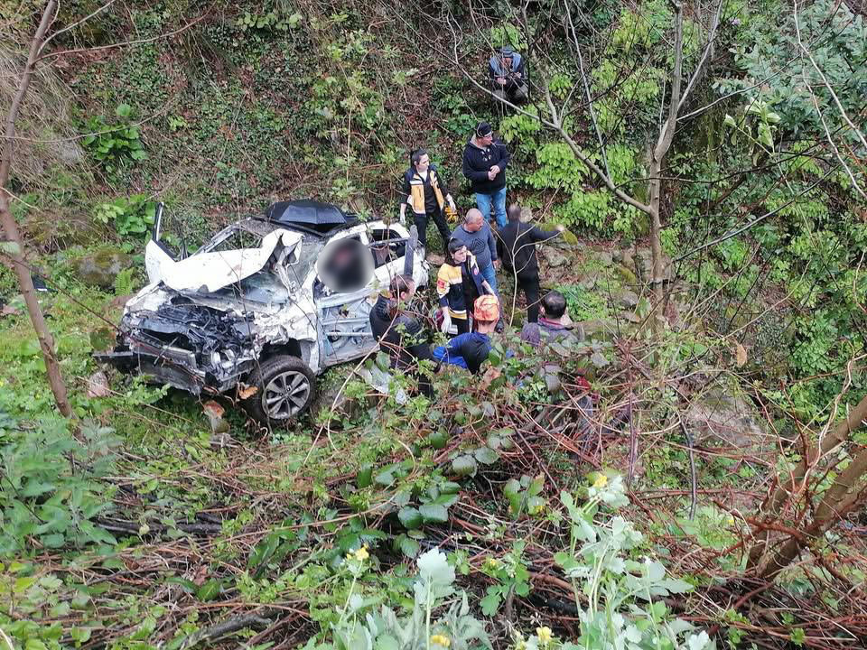 Ordu'da kahreden kaza! Otomobil uçuruma yuvarlandı; baba ve kızı hayatını kaybetti