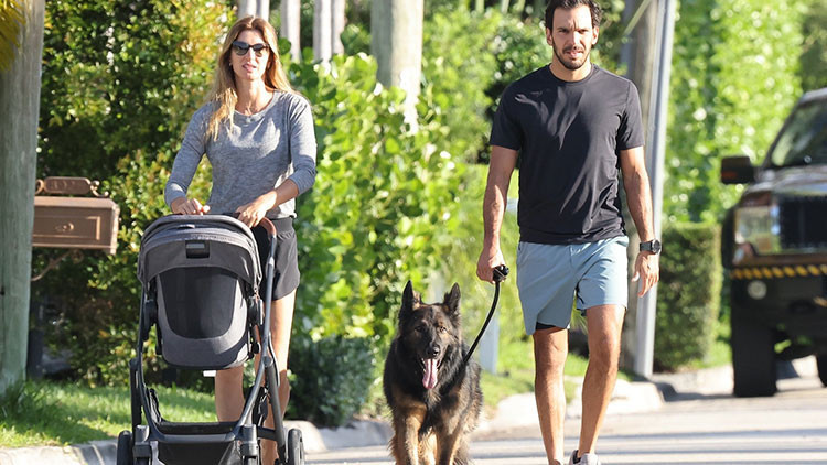 İhanet söylentilerinin gölgesinde genç aşkıyla gizlice evlenmişti… Şimdi mutluluktan yüzünde güller açıyor