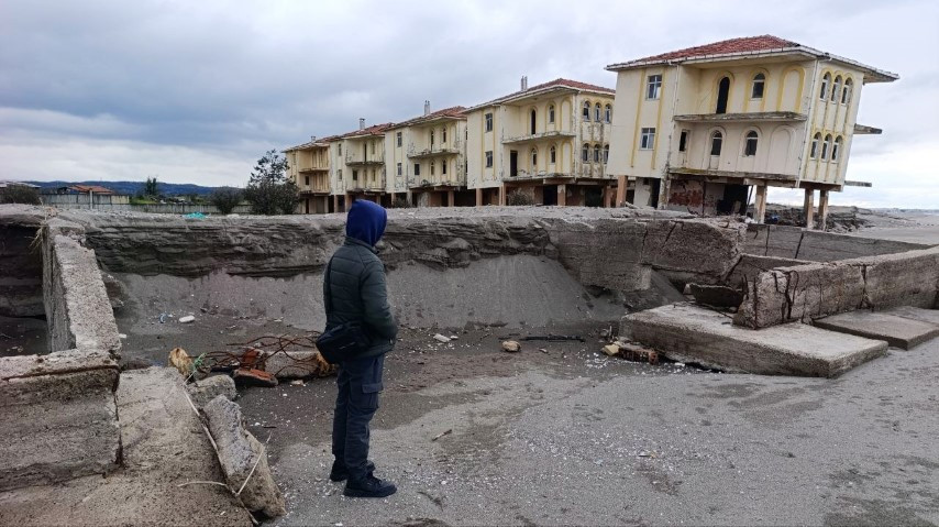 Denizdeki değişimden sonra villalar çöktü