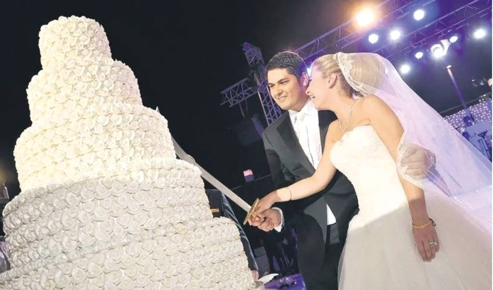 Özdilek Holding’in patronu eski eşiyle yeniden adliyelik