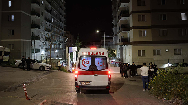 İzmir'de gıda zehirlenmesi şüphesi: 28 öğrenci hastaneye kaldırıldı