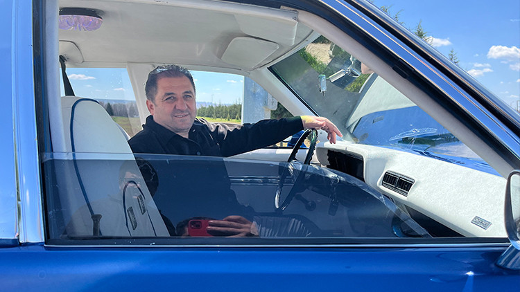 Çocukluk hayaliydi... Yolda görenler dönüp bir daha bakıyor: Satması için ısrar ediyorlar ama fiyat bile konuşmadı