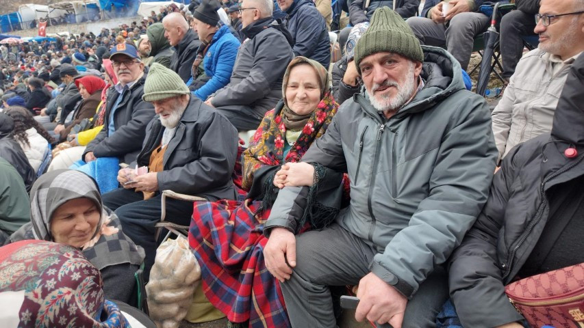 Binlerce kişi heyecanla izledi Binlerce kişi heyecanla izledi