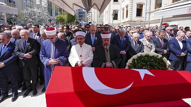 Eski TBMM Başkanı Hüsamettin Cindoruk son yolculuğuna uğurlandı