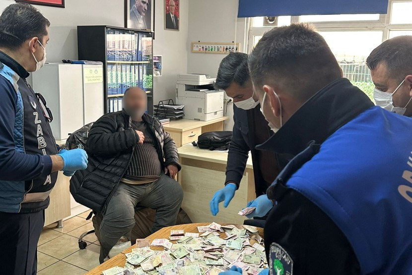 Dilenciden çıkan para Pes dedirtti