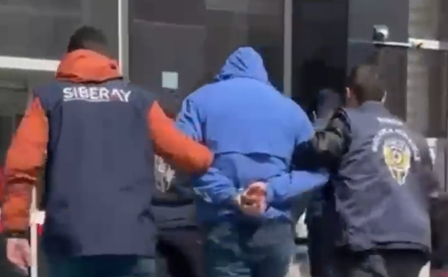 Siber dolandırıcılara 4 ilde eş zamanlı darbe: 7 şüpheli tutuklandı