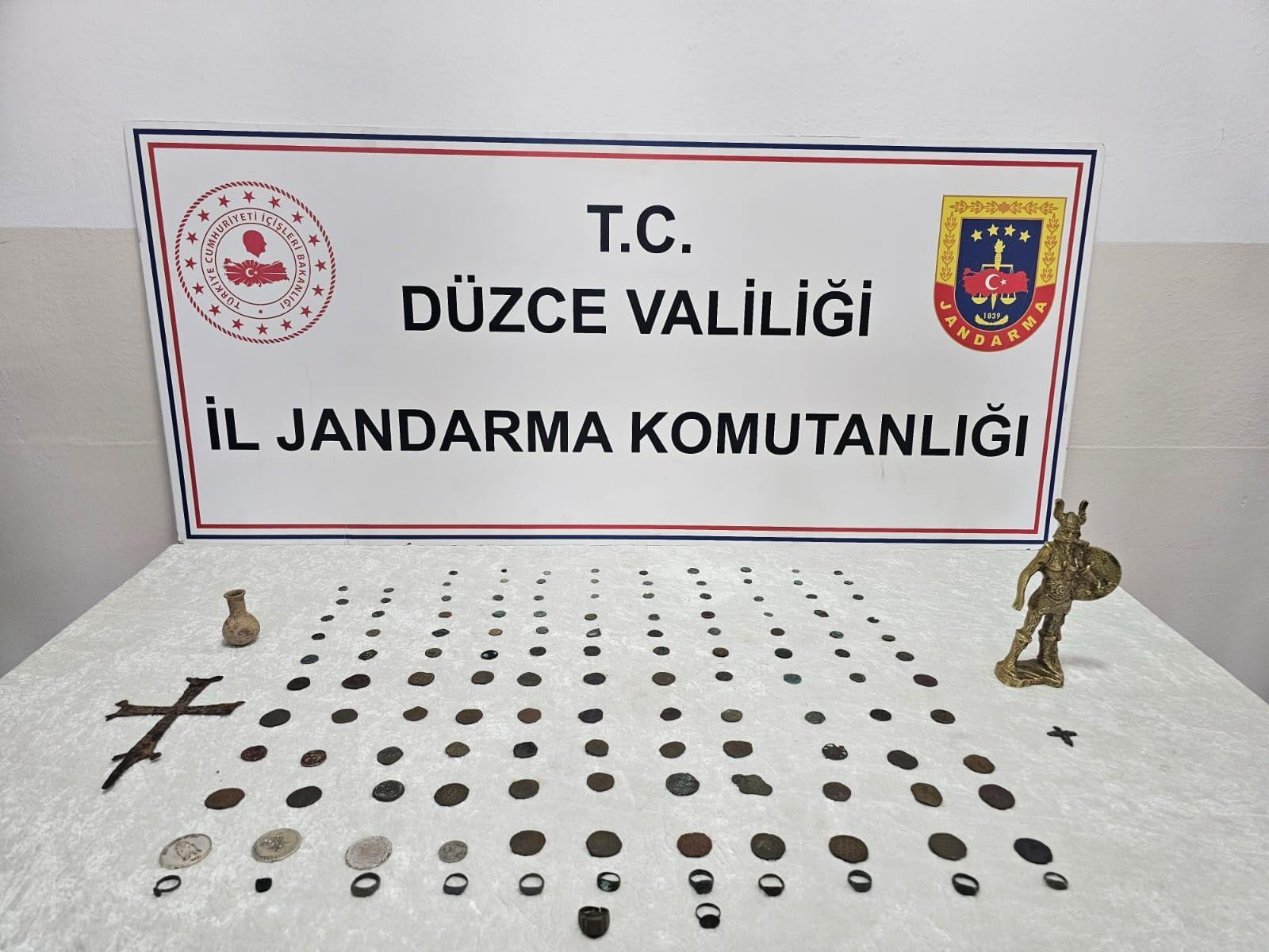 Gölyaka Haberleri - Düzce'de 136 parça tarihi eser ele geçirildi; 2 gözaltı - Düzce Haberleri