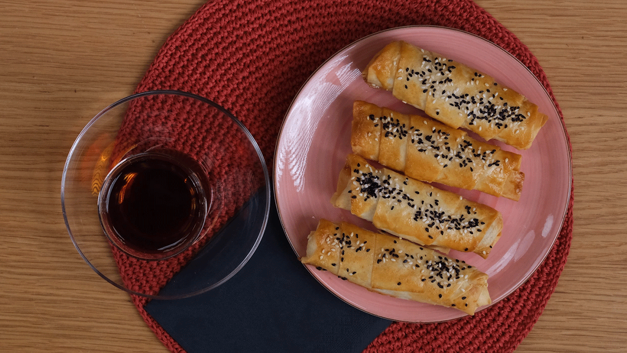 Patatesli börek tarifi (Videolu)